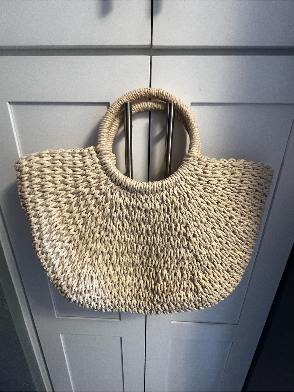 Handwoven Round-Handle Straw Tote in Natural Beige - Picture 2 of 3